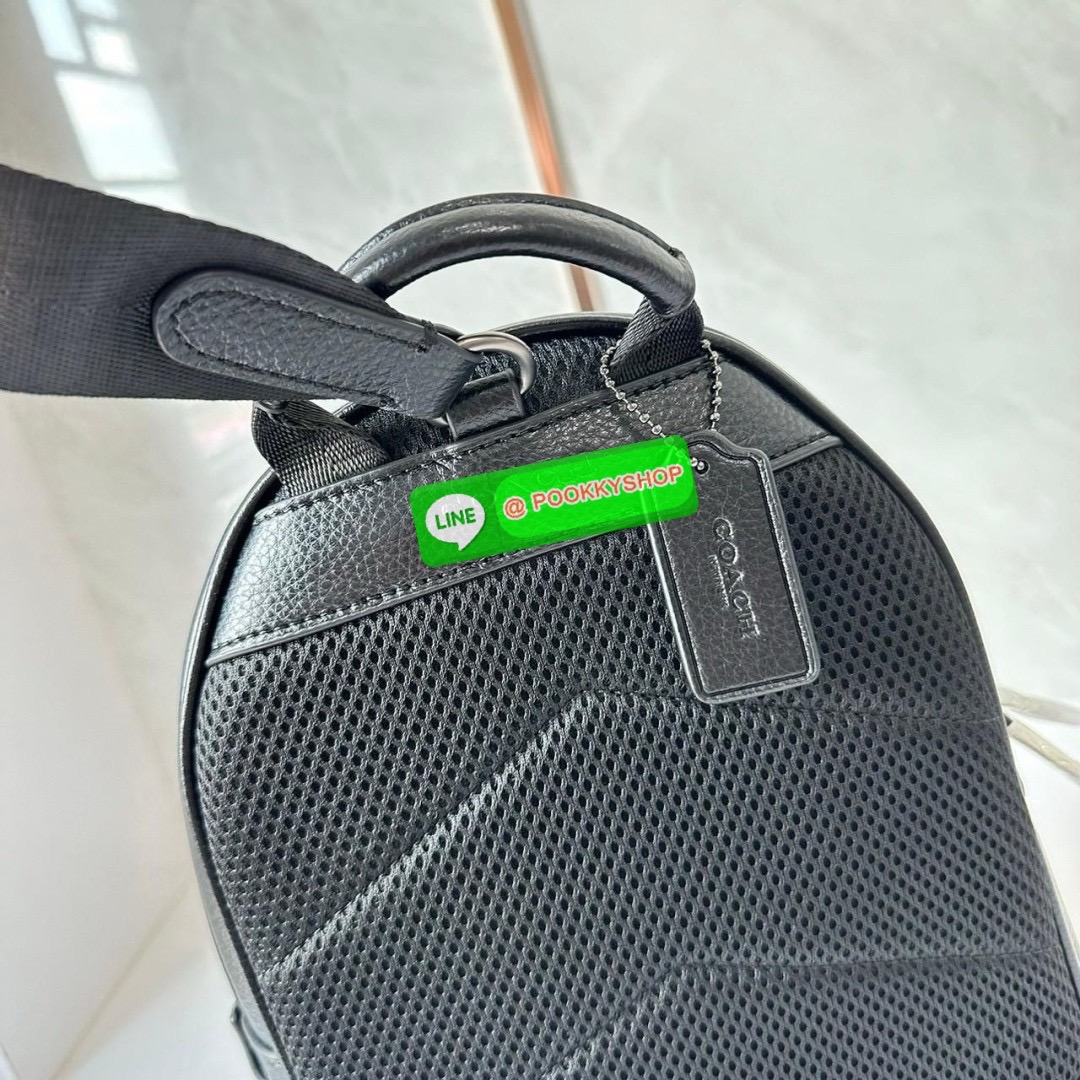 COACH CHARTER PACK LEATHER (CP162) 🔖กระเป๋าคาดอก/คาดหลัง ขนาดกำลังดีน่ารัก 🔖วัสดุ: หนังแท้ทั้งใบคะ 🔖เปิด-ปิดแบบซิป ภายในโล่ง มีช่องย่อย1 ช่อง ช่องซิปด้านหน้า1ช่อง 🔖สายสะพายสามารถปรับระดับได้