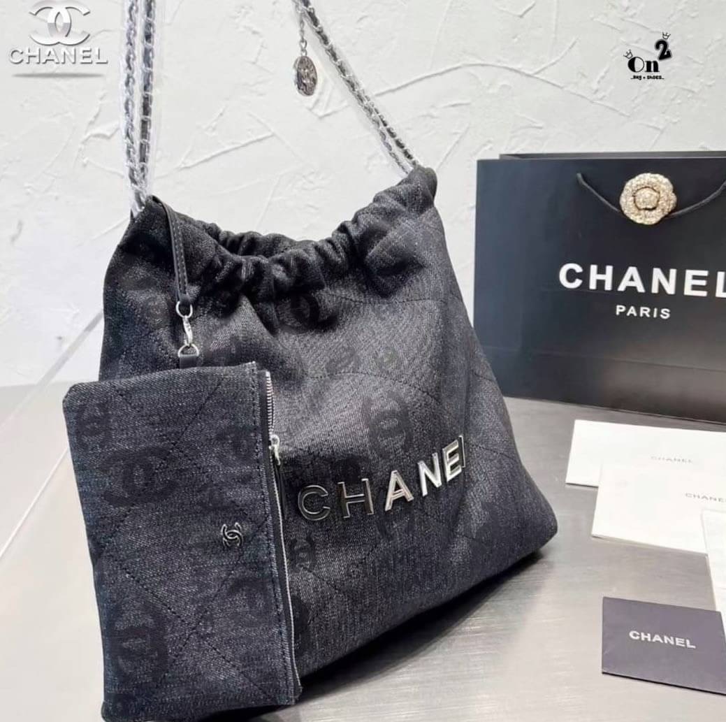 CHANEL Bag งาน Mirror.ผ้ายีนส์สวยมาก อะไหล่ทอง มาพร้อมใบลูก คอลนี้เซเลปต้องมีนะค่ะ ใช้งานง่ายได้ทุกลุค ปังสุด สวยเลยค่า
