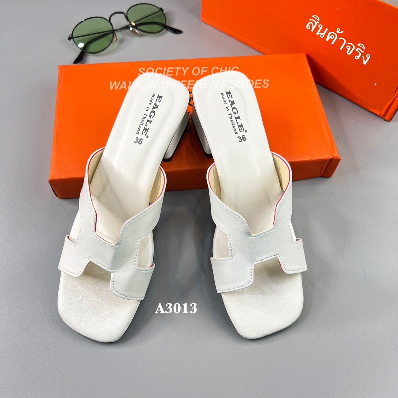 ขายดี ตลอดกาล maxi หน้าสวม H Logo รองเท้าที่หยิบมาใส่ได้บ่อยสุดแบบไม่มีเอาท์ หนังนิ่ม งานสวยใส่สบาย classy มาก ก.ไก่ ล้านตัว พื้นนิ่ม สูงเพียง 2 นิ้ว ใส่เดินยาวๆไปเลยจ้า