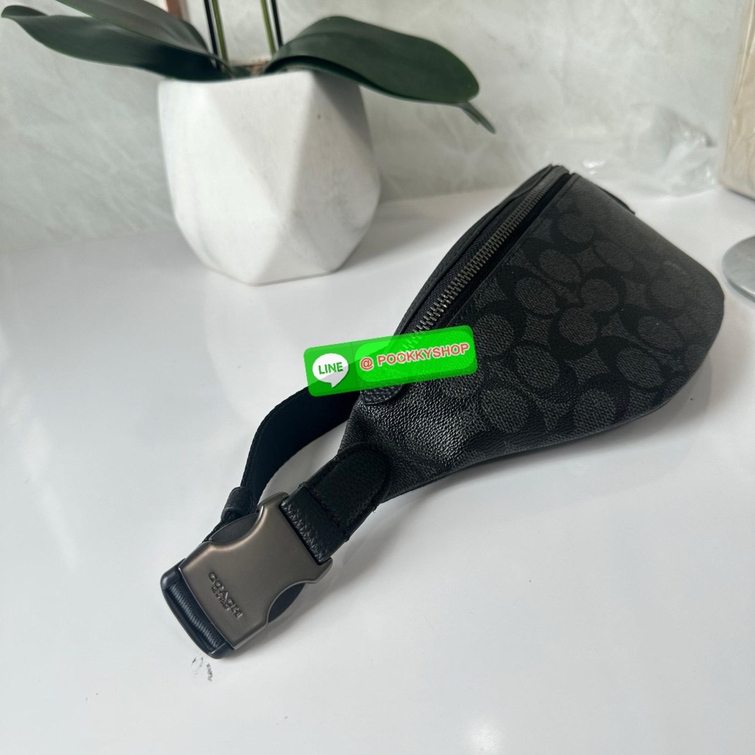 COACH Charter Fanny pack synthetic (C7700) 🔖กระเป๋าคาดอกรุ่นใหม่ไซส์มินิ ขนาดกำลังดี ทรงหล่อ 🔖วัสดุ: แคนวาสตัดสลับหนังแท้ 🔖สายปรับระดับได้ 🔖มี2 ช่องซิป ด้านหน้าและด้านหลัง 🔖ภายในช่องหลักมีช่องใส่ของจุกจิก1ช่อง