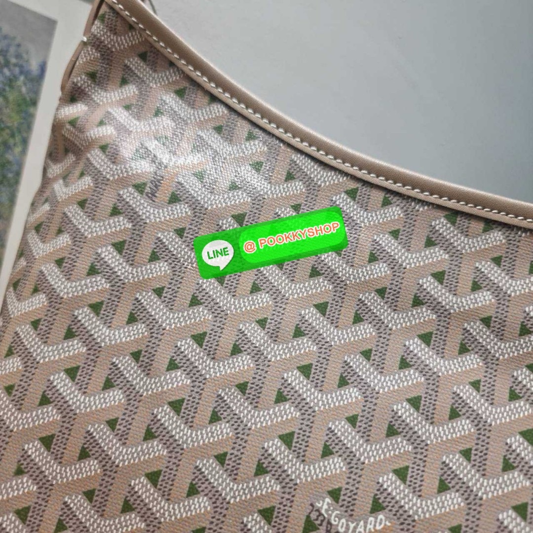 🔆 Model GOYARD BOHEME HOBO BAG 🔆 Details ไอเท็มที่ฮอต เด็ด! และมาแรง เข้าวงการแล้วออกไม่ได้จริงๆ! กับกระเป๋าโฮโบใบใหญ่ พร้อมใบลูก มาในสีลิมิเต็ดรุ่นที่ตามหา สวยเด่นเป็นเอกลักษณ์ด้วยลวดลายตัว Y เต็มผืน สายคล้องสะพายในตัว สะดวกใช้ หมดกังวลเร