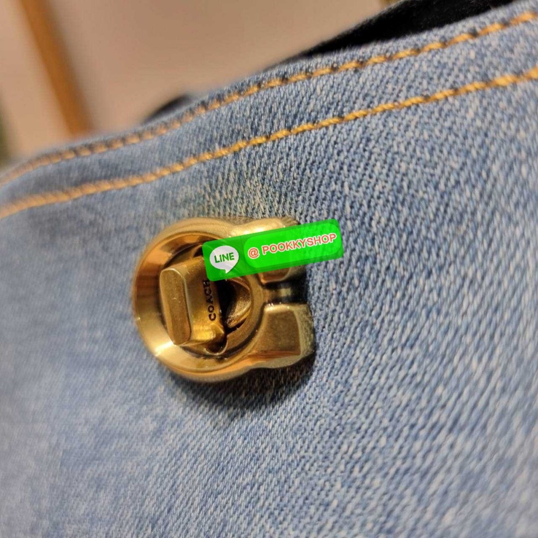 COACH CS241 WILLOW BUCKET BAG 🔆 Details ไอเท็มขายดี the best seller ที่สวยแบบมองไม่เลิก!! สวยแบบทำถึง!! กระเป๋าสะพายไหล่ทรงสวย ดีไซน์คลาสสิควินเทจ สีเดนิมดูโดดเด่น เปิดปิดด้วยตัวบิดล็อค และอีกฝั่งเป็นกระดุมแม่เหล็ก