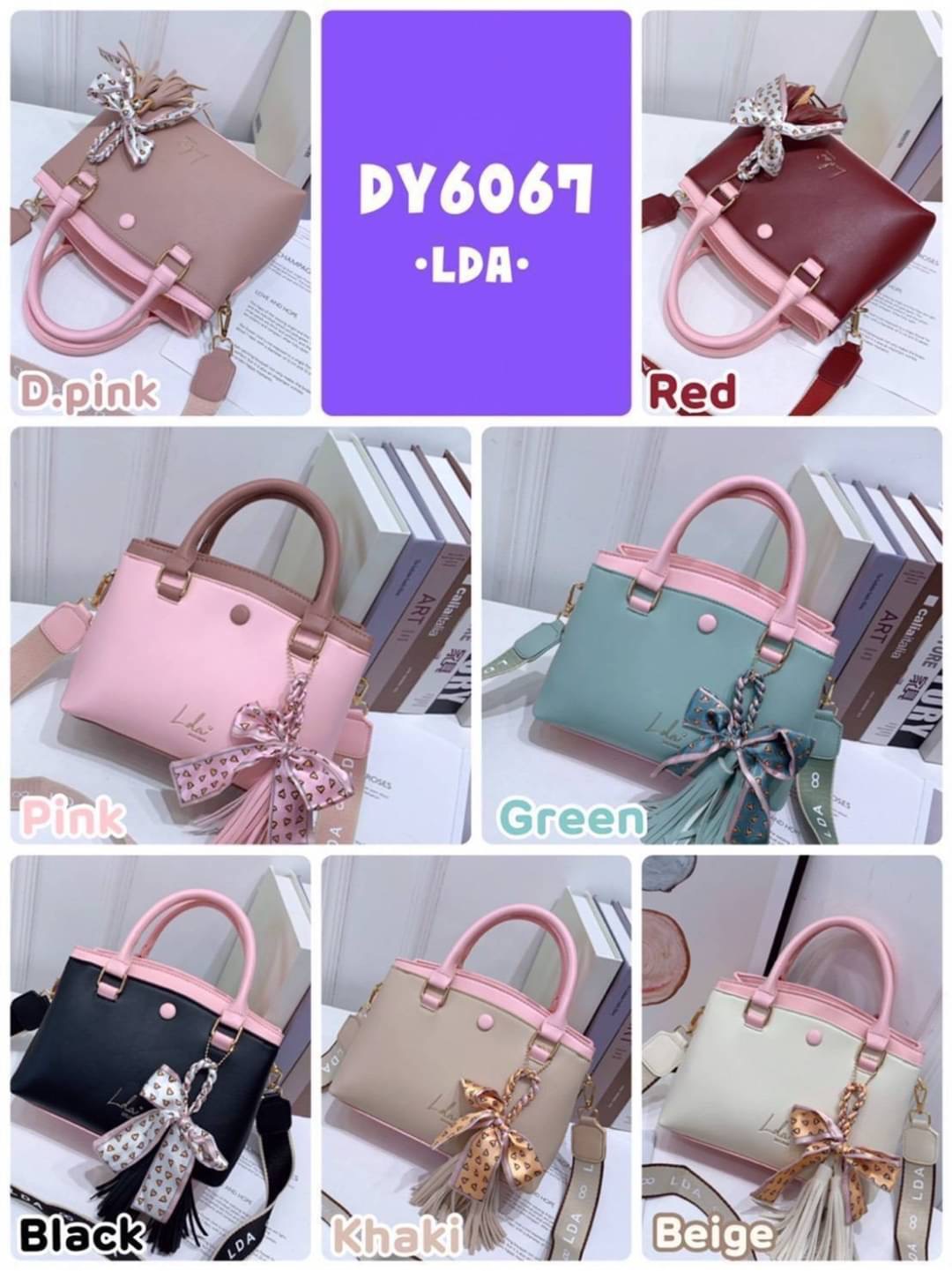 LDA BAG รุ่นใหม่ ทรูโทน งานสวยมาก!! แบรนด์แท้ 💯 หนังสวย สไตล์เรียบหรูดูดี ด้านหน้าปั้มแบรนด์ LDA ภายในกว้าง มี3 ช่องใช้งาน ใบใหญ่จุของได้เยอะมาก ดีไซส์ทรงสวยเก๋ มี 2 สาย สายสปอร์ต/สายหนัง ถือได้/สะพายได้ สายหนังปรับระดับได้ แบบสวย ทรงคลาสสิค สีสวย