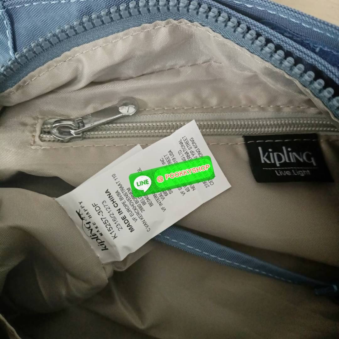 Kipling Damen Orelie Henkeltasche handbag กระเป๋าถือหรือสะพาย ขนาดกลาง วัสดุ Nylon 100% หูถือสูง 7 นิ้ว สายสะพายยาว 126ซม. มีช่องแยกใช้งานหลายช่อง ประกอบด้วย -ด้านหน้า ช่องซิปลึกถึงฐานกระเป๋า -ด้านหลัง ช่องซิปลึกถึงฐานกระเป๋า -ช่องใช้งานหลักด้านใน 3 ช่อง