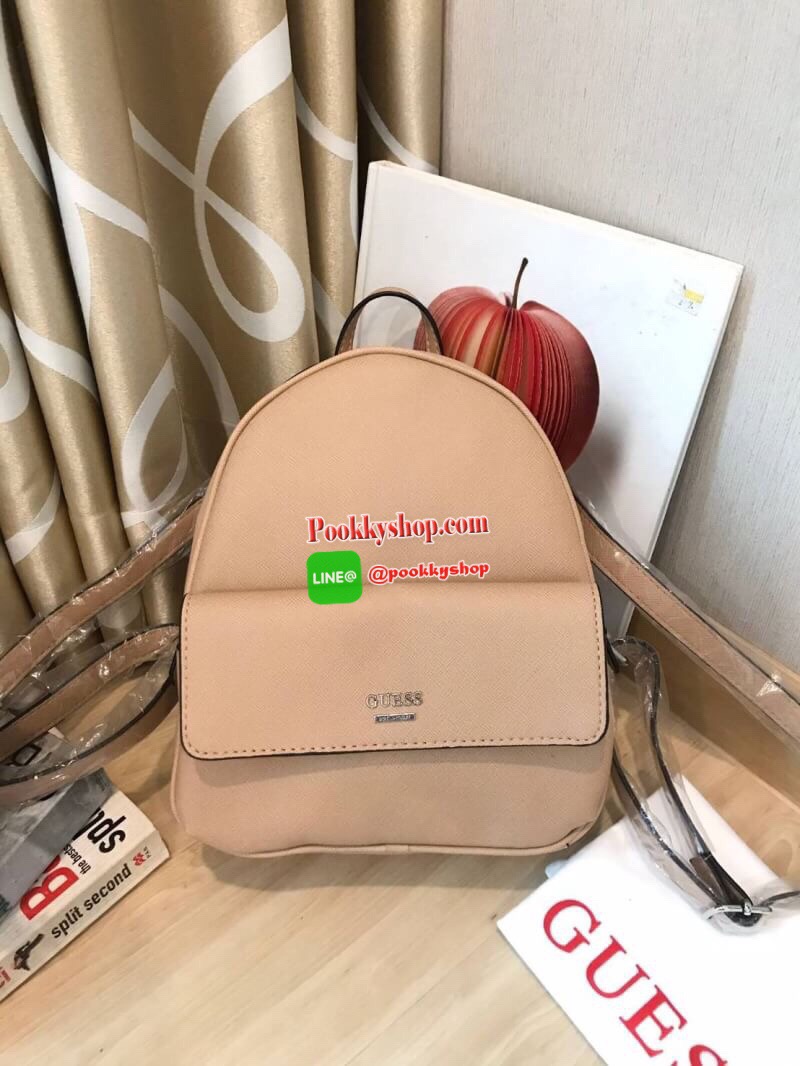GUESS MINI BACKPACK BAG กระเป๋าเป้สะพายขนาดมินิ ซึ่งจัดว่าเป็น2way สามารถดึงสายสะพายออกมาให้เป็นสะพายไหล่หรือcrossbody วัสดุหนังsaffiano ด้านหน้ามี1ช่องเก็บของจุกจิก ช่องใหญ่เปิดปิดด้วยซิป ใส่มินิไอแพท กระเป๋าสตางค์ยาว ของจุกจิกได้อีกเยอะ ขนาดกำลังดีเลยที