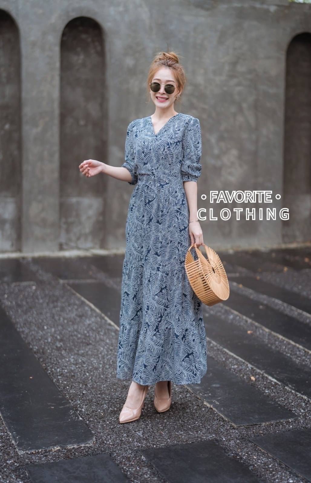 รอบ5มาแล้วค่าาา!!!! ❣️แม็กชี่เดรสคอวี❣️ แม็กชี่เดรสลายดอกคอวีแขนยาว ผ้าพิมพ์ลายดอกคมชัด งานสม็อคเอวด้านหลัง งานจริงสวยมากๆค่ะ แพทเทิร์นสวย ผ้าใส่สบายสุดๆ สาวๆตัวเล็กตัวใหญ่ใส่ได้หมดจ้า รีบจัดด่วนๆเลยน๊าาา