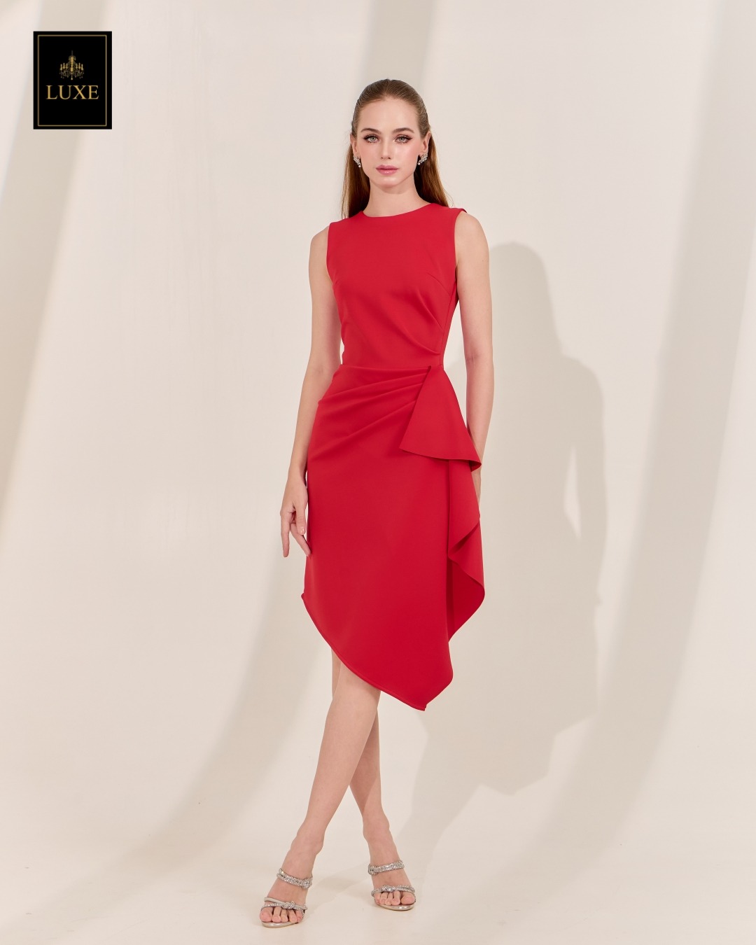 เดรสแฟชั่น เดรสเสื้อคอกลมแขนกุด กระโปรงทรงสอบ แต่งระบายข้าง ปลายเฉลียง