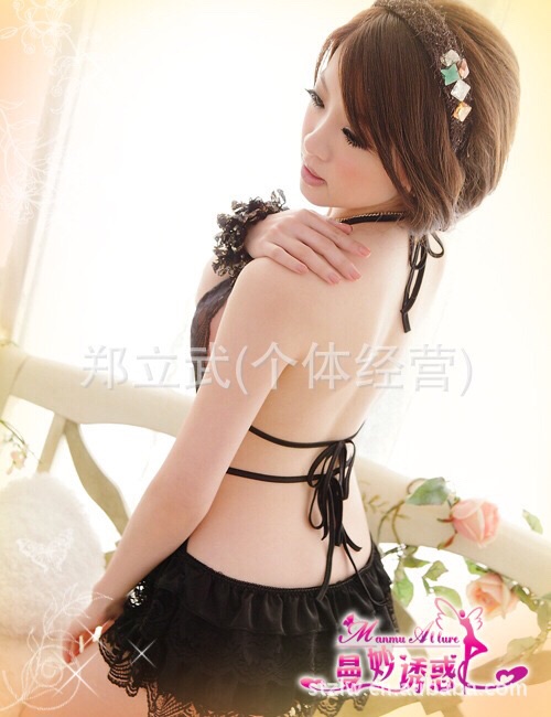 ชุดเซ็กซี่ ชุดกระโปรง เปลือยหลัง ผ้าซาติน สีดำแต่งลูกไม้ ช่วงอก และระบายชั้นๆ ที่กระโปรง สวยหวาน แต่แอบเปรี้ยวจี๊ดส์ เข็ดฟัน ด้านหลัง คะ +G string เข้าชุดคะ