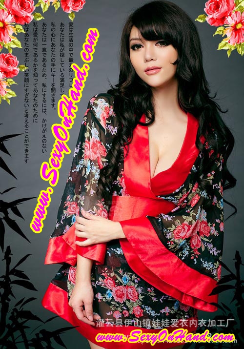 **ใหม่ล่าสุด** ชุดยูกาตะ กิโมโน เสื้อคลุมญี่ปุ่น ชุดคลุมแฟนซี กิโมโนสั้น กิโมโนเซ็กซี่ ผ้าชีฟอง ลายดอกสีแดง แต่งขลิบแดง ปลายแขนบานสไตล์นางรำญี่ปุ่น พร้อมสายคาดและโบว์สำเร็จสีแดง +G string เข้าชุด เซ็กซี่มากๆเลยคะ