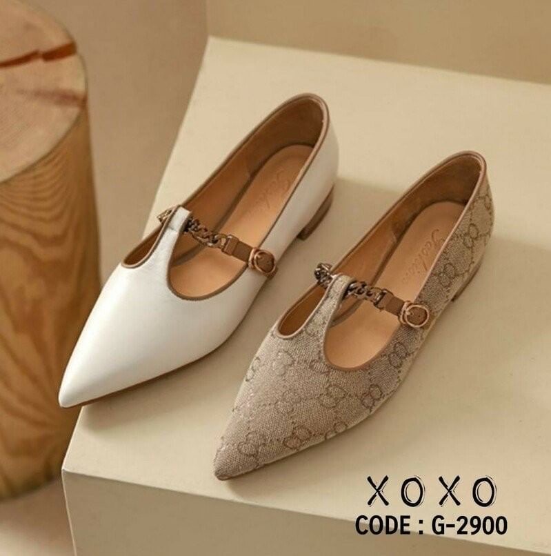 สินค้าพร้อมส่ง งานสวม หน้าวี สวย เก๋ ใส่แล้วขาเรียบมยาว มีส้นเล็กน้อย กำลังใส่สบาย ด้านหน้าคาดร้อยโซ่แต่ง สวยงาม แมทส์ชุดง่าย น้ำหนักเบา