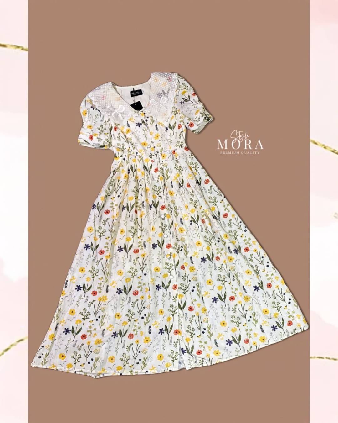 เดรสฉลุยาว คอแต่งลูกไม้ ตัวชุดพิมพ์ลาย ทรงกระดุมผ่าหน้ายาว น่ารักเกินปุยมุ้ยย ของมันต้องมีจริงๆเลยค่าาารุ่นนี้