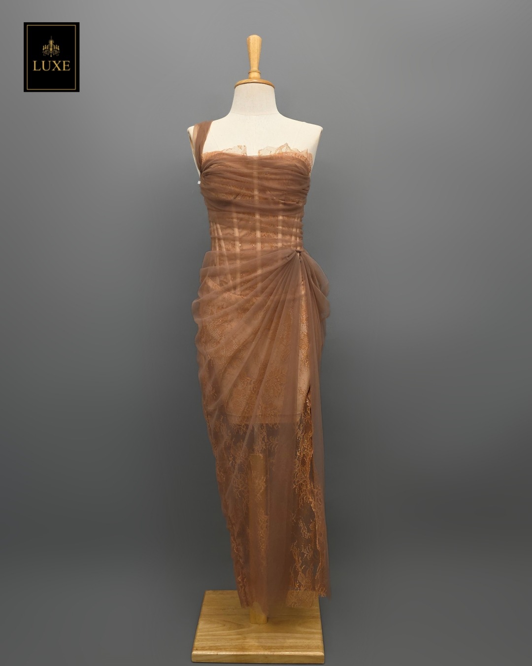 เดรสแฟชั่น เดรสเสื้อเกาะอก มีโครงแบบคอร์เซ็ต