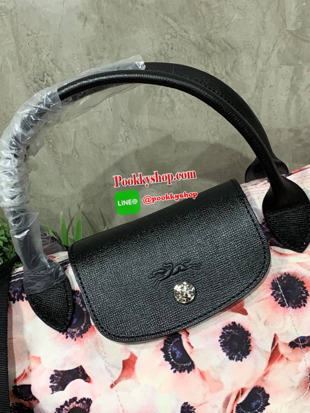 💕Longchamp Le Pliage Anémone Small &Medium อีกหนึ่งคอลเลคชั่นแบบสไตล์ Neo แบบพิมพ์ลาย ลวดลายบนกระเป๋าได้แรงบันดาลใจมาจากหญิงสาวปารีเซียงผู้หลงใหลในศิลปะ สื่อถึงเสน่ห์ของผู้หญิง วัยเยาว์ และความสดใส ได้อย่างแท้จริง นั่นคือ ดอกแอนนีโมนี (Anemones) ด