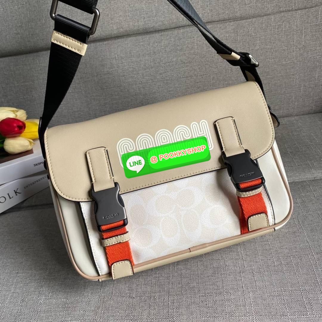 COACH TRACK CROSSBODY IN COLORBLOCK SIGNATURE CANVAS WITH COACH PATCH (C6657) 🛍🛍กระเป๋าสะพายทรงแมสเซ็นเจอร์ ทรงสวยรุ่นที่ต้องมีติดตัวคะหนุ่มๆ จุของได้เยอะมากแบ่งเป็นสัดเป็นส่วน วัสดุหนังแคนวาสสลับหนังแท้ กระเป๋ามีตัว ล็อค มีซิปด้านใน ด้านห