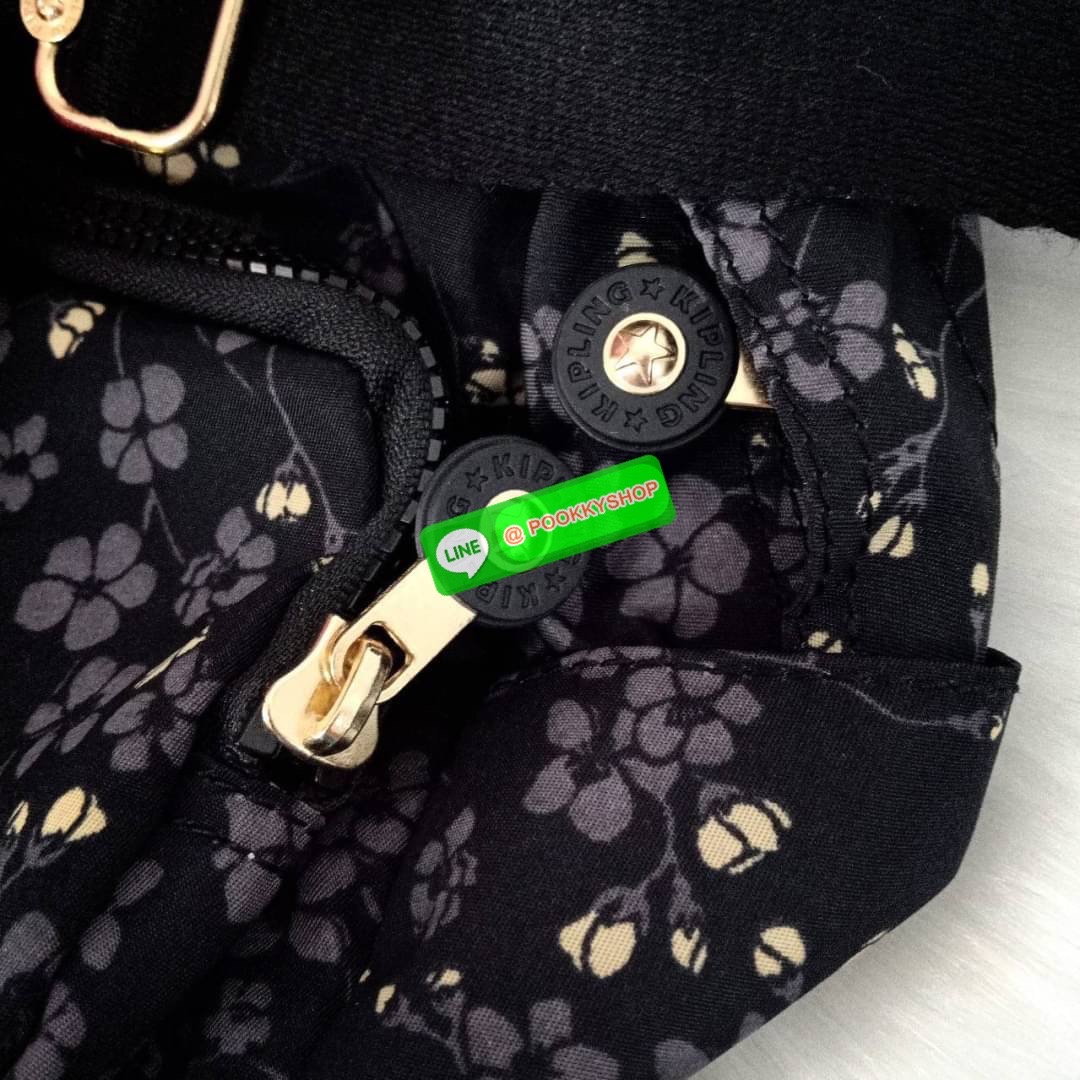 Kipling Basic Mini Backpack กระเป๋าเป้มินิ วัสดุ Nylon +ซับใน Polyester ขนาดใบเล็กระทัดรัด ใช้งานง่าย ด้านหน้ามีซิป pocket สำหรับใส่ของเล็กน้อย ช่องหลักโล่งกว้างใส่ของได้เยอะ พร้อมช่องซิปผนังข้างหลังและช่องแยกสำหรับใส่ของอีกฝั่ง สามารถใช้งานได้ ถึง 3 แบบ