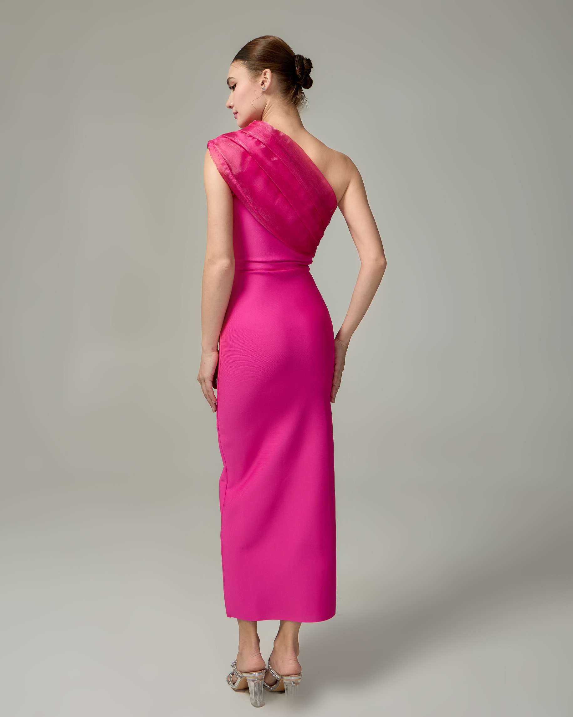 เดรสแฟชั่น เดรสเสื้อไหล่เดียว กระโปรงยาวทรงเข้ารูป