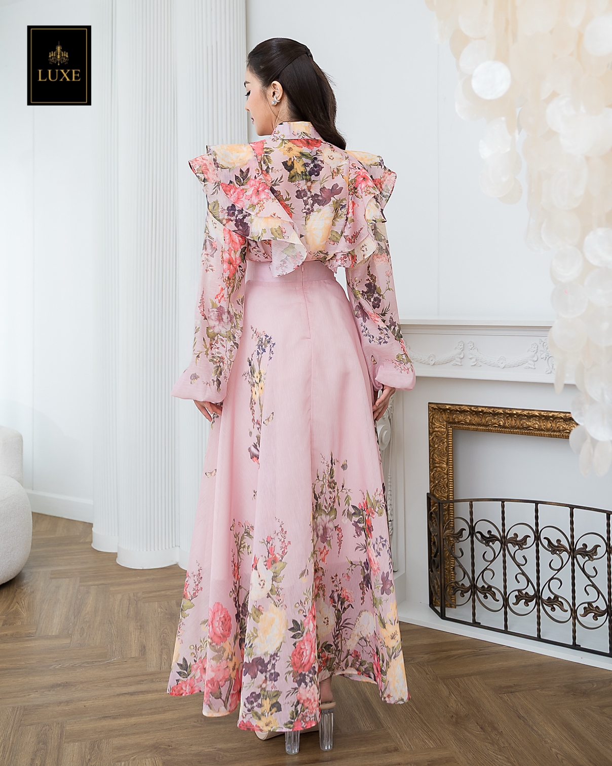 ชุดเซทแฟชั่น เซ็ตเสื้อคอกลมแขนยาว+กระโปรงยาว แต่งระบายตัวเสื้อหน้าและหลัง