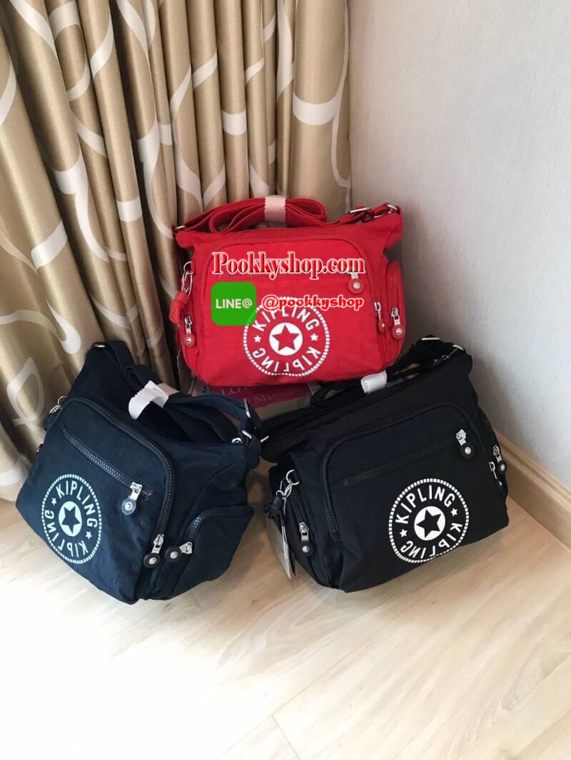 Kippling GABBIE S Crossbody Bag with Phone Compartment Bag รุ่นชนช้อป!! กระเป๋าสะพายทรงครอสบอดี้ แบบกระชับกับลำตัว วัสดุPolyamide100% มีช่องซิปใช้งานได้ทุกมุม ช่องใหญ่ภายในกว้าง ใส่มินิไอแพค กระเป๋าสตางค์ยาวและอื่นๆจุได้เยอะ สามารถสะพายได้ทั้งสายคู่และสาย