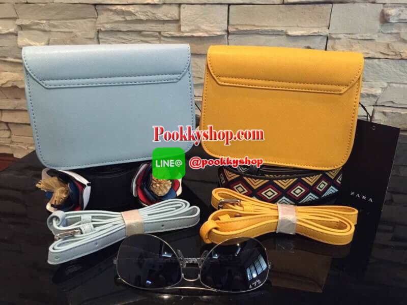 Don't Miss! Best Seller! ZARA CROSSBODY WITH 2STRAPS กระเป๋าถือหรือสะพายทรงคลัชรุ่นยอดนิยมวัสดุหนัง Saffiano อยู่ทรงสวยหรูสไตล์ PRADA แข็งแรงทนทาน ดีไซน์เก๋ไม่ซ้ำใคร เปิดปิดด้วยตัวล๊อคเอกลักษณ์ของ ZARA ภายในมีโลโก้ สามารถใส่มือถือ iphone7+ ได้ โดดเด่