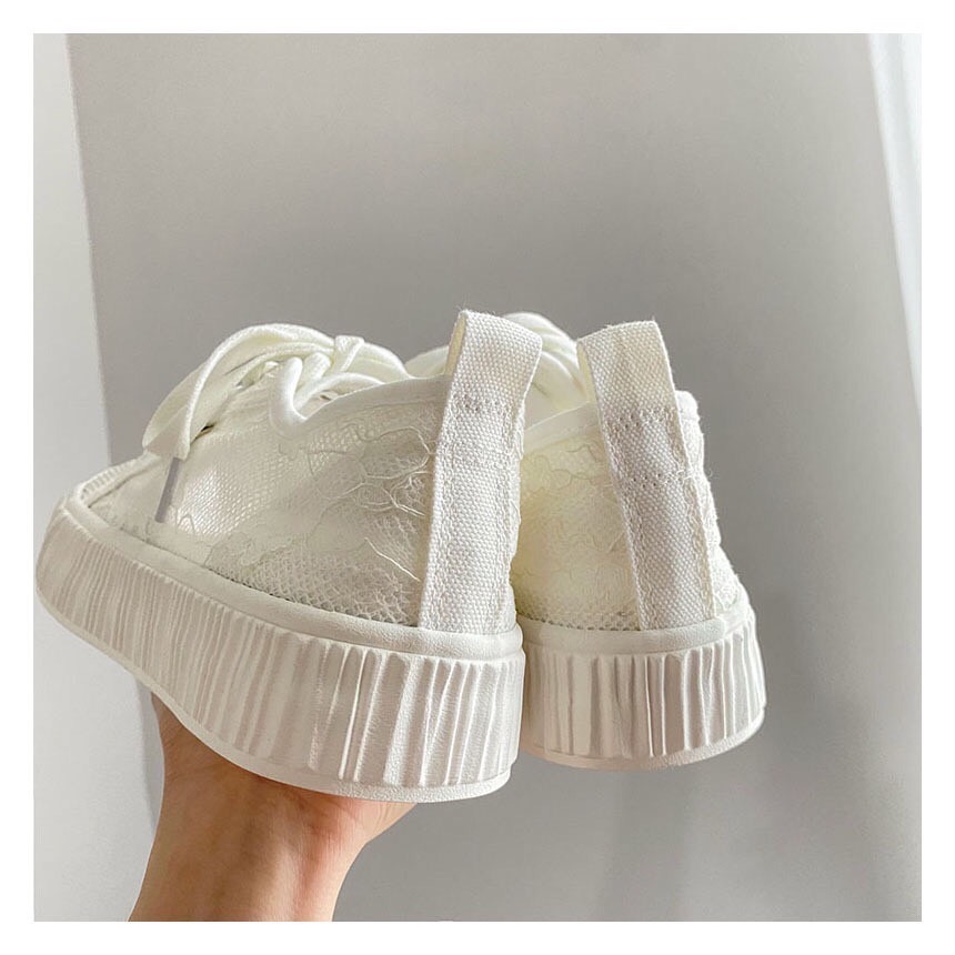 สินค้าขายดี พร้อมส่งค๊าา sport shoes รองเท้าผ้าใบ งานแฟชั่นงานเกรดพรีเมี่ยม พื้นนิ่มมากคะ 👟 ใส่สบายจะแมตช์กับกางเกง👖หรือกระโปรง👗ก็ได้ค่ะ แม่ค้าคอนเฟริม ห้ามพลาดเลยจ้าตัวนี้แนะนำ อย่าช้ารีบเลย