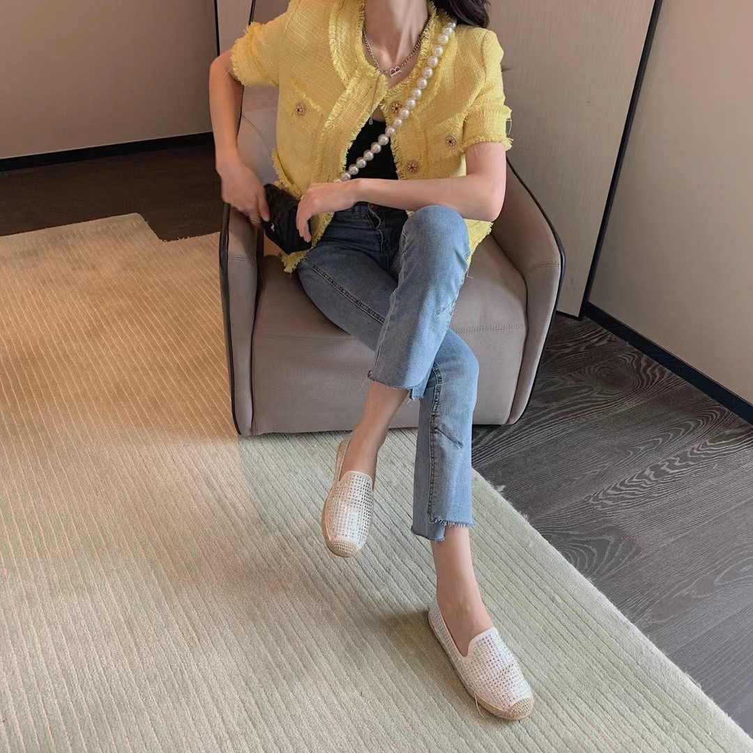 พร้อมส่งคะ รองเท้างานมาใหม่ สวยยืน1 มาแล้วจ้า ทรงสวยอย่างดี งานเกร๋เรียบหรูดูแพง ตัวนี้ห้ามพลาด ใส่สบายจะแมตช์กับกางเกง👖หรือกระโปรง👗ก็ได้ค่ะ แม่ค้าคอนเฟริม ห้ามพลาดเลยจ้าตัวนี้แนะนำ อย่าช้ารีบเลย