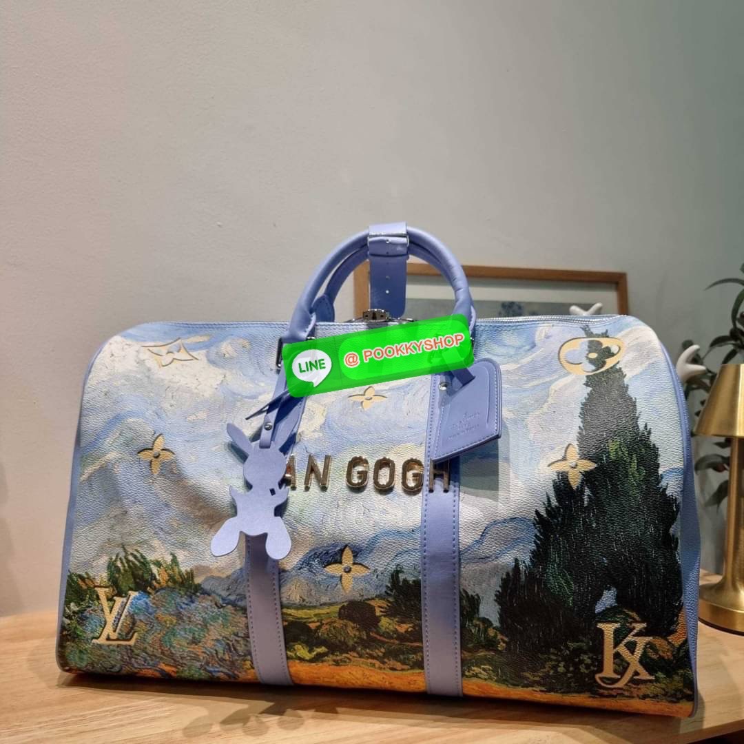 LV×Jeff koons van gogh keepall travel bag 🔆 Details ใหม่ล่าสุด กระเป๋าเดินทางสุดคลาสสิค ไซส์ใหญ่จุใจ ไอเท็มที่จะทำให้การเดินทางไม่ธรรมดาอีกต่อไป ด้วยดีเทลความเป็นเอกลักษณ์ ลงลวดลายภาพวาดโดดเด่นไม่ซ้ำใคร เปิด-ปิดด้วยซิปแน่นหนา มีกุญแจล็อคได้ มีสายส