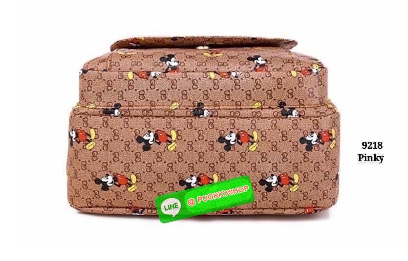 เป้คาดอก 9218 เป้นำเข้าสุดเกร๋ 9218 งานสวยมาก แต่ซิปตรงสาย ใช้งานได้ทั้ง คาดอก และแบบเป้ แบบไหนก็สวยเท่ห์ แถมน่ารัก ลายแบรนด์ดัง สวยเท่ห์แบบนี้ไม่มีได้ไงจ้ะ