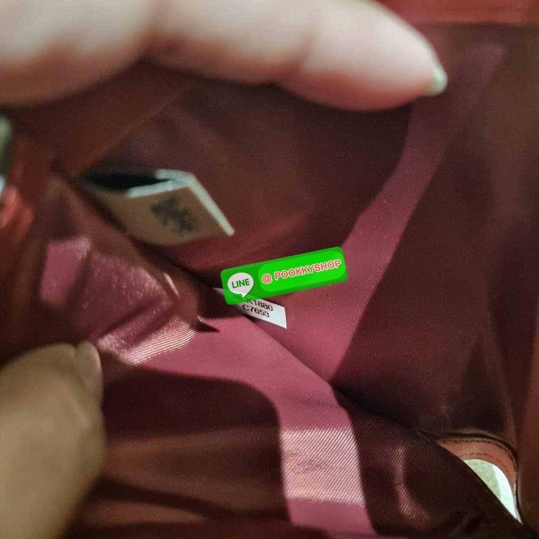 COACH C8730 MEDIUM CORNER ZIP WALLET IN SIGNATURE CANVAS WITH WILDFLOWER PRINT คอลเลคชั่นใหม่ กระเป๋าสตางค์ใบกลาง ดีไซน์ใหม่ สุดหรู คละลายพริ้นท์เต็มใบ น่าใช้ไปอีก วัสดุหนังแคนวาสเคลือบลาย ภายในมีช่องใส่บัตร ใส่ธนบัตรได้ครบ และมีช่องซิปแยก ใบจริงสวยมากๆ แ