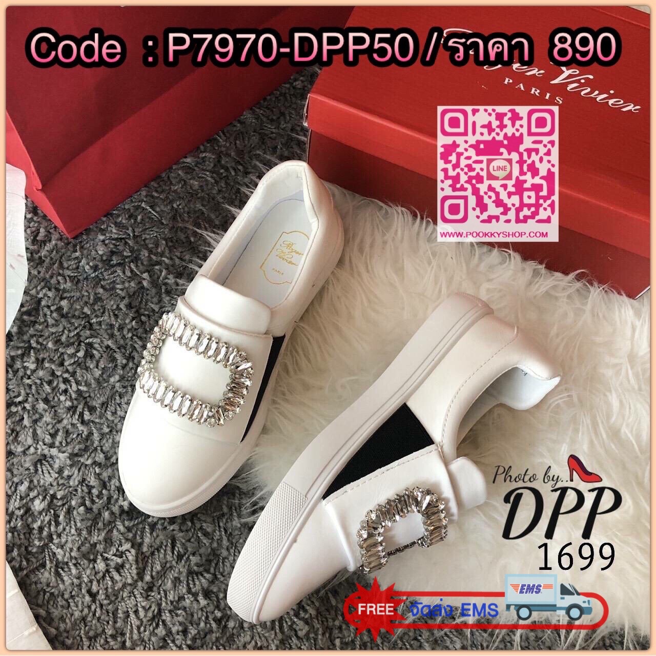 พร้อมส่ง รองเท้าผ้าใบ ที่ขายดีมากที่สุด รุ่นนี้ดาราใส่เยอะมาก มีกันเกือบทุกคน งานรองเท้าผ้าใบทรงสวม หนังนิ่ม ตกแต่งดีไซน์หน้าเพชรสุดหรูตามสไตล์ ทรงสวยเว่อร์ บอกเลยว่า เป็นรองเท้าที่ต้องมีมากๆ