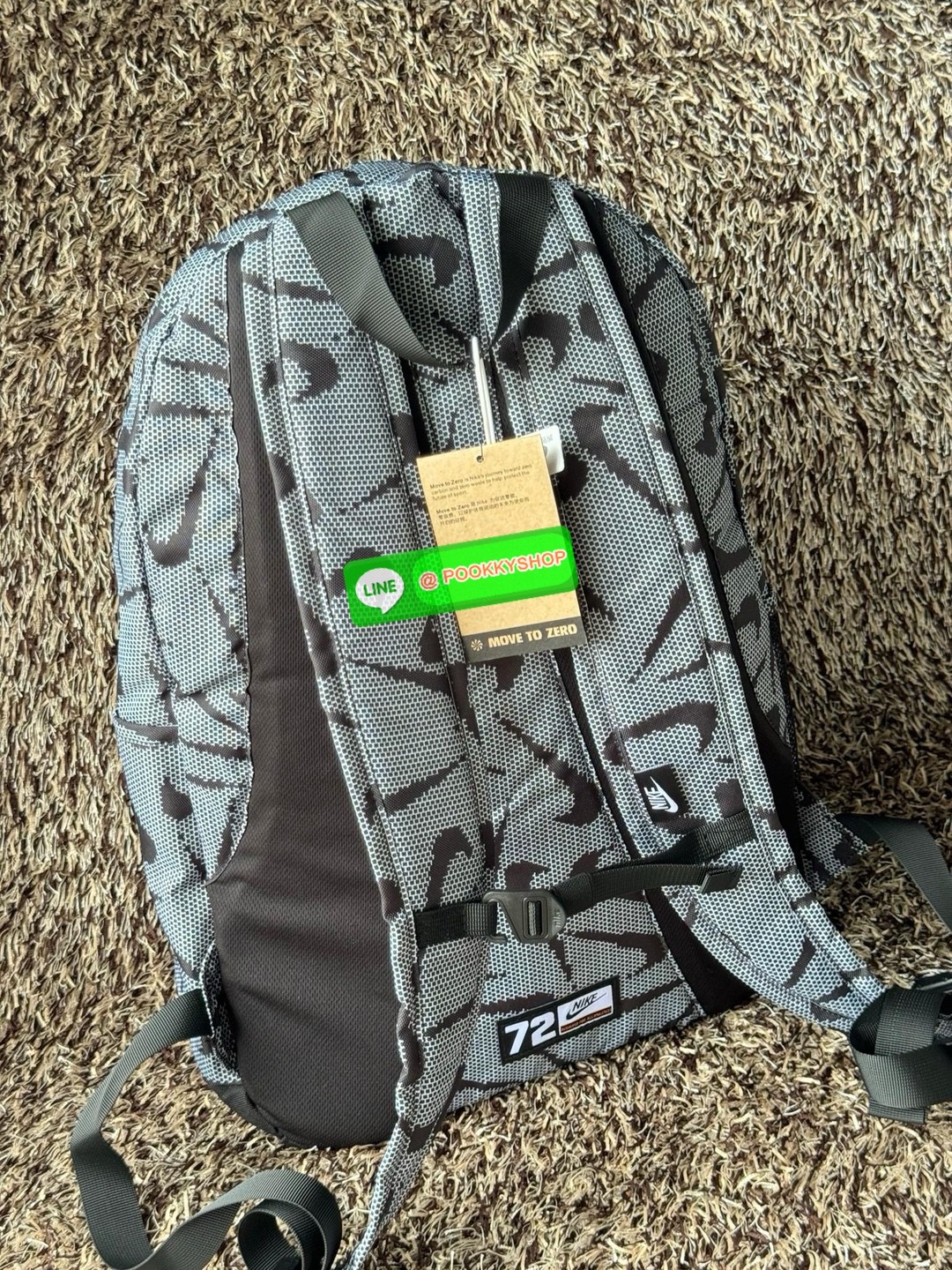 Nike HAYWARD 2.0 backpack BA5883 men กระเป๋าเป้ NIKE Hayward 2.0 ดีไซน์ชิคๆที่สะพายไปได้ทุกที่ พร้อมช่องใส่ของขนาดใหญ่จะใส่ของไปทำงานหรือเข้าเรียนก็ลงตัว วัสดุPolyester มีช่องใส่ของเปิด-ปิดด้วยซิปหลายช่องใช้งาน บุนุ่มที่สายสะพายและด้านหลังเพิ่มความสบาย ใช