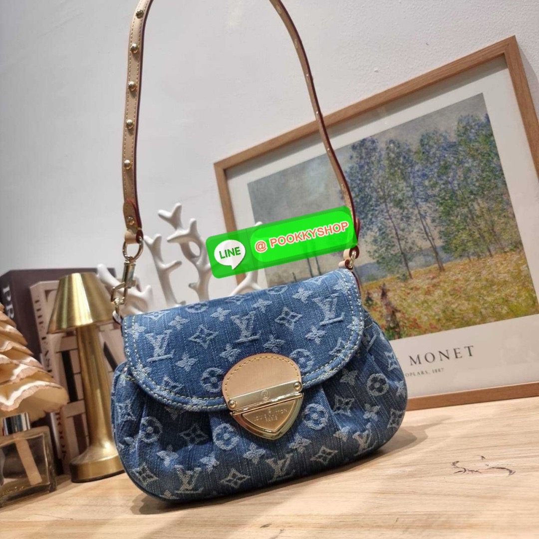 LV sunset monogram denim bag 🔆 Details แรงมากฉุดไม่อยู่ กับกระแสคอลใหม่ lvremix ดีไซน์แบบตัวมัม y2k รูปทรง baguette สวยดูแพง ใบนี้ก็ฉ่ำสุดๆ เป็นกระเป๋าสะพายไหล่ ที่สามารถปรับเป็นสะพายข้างได้