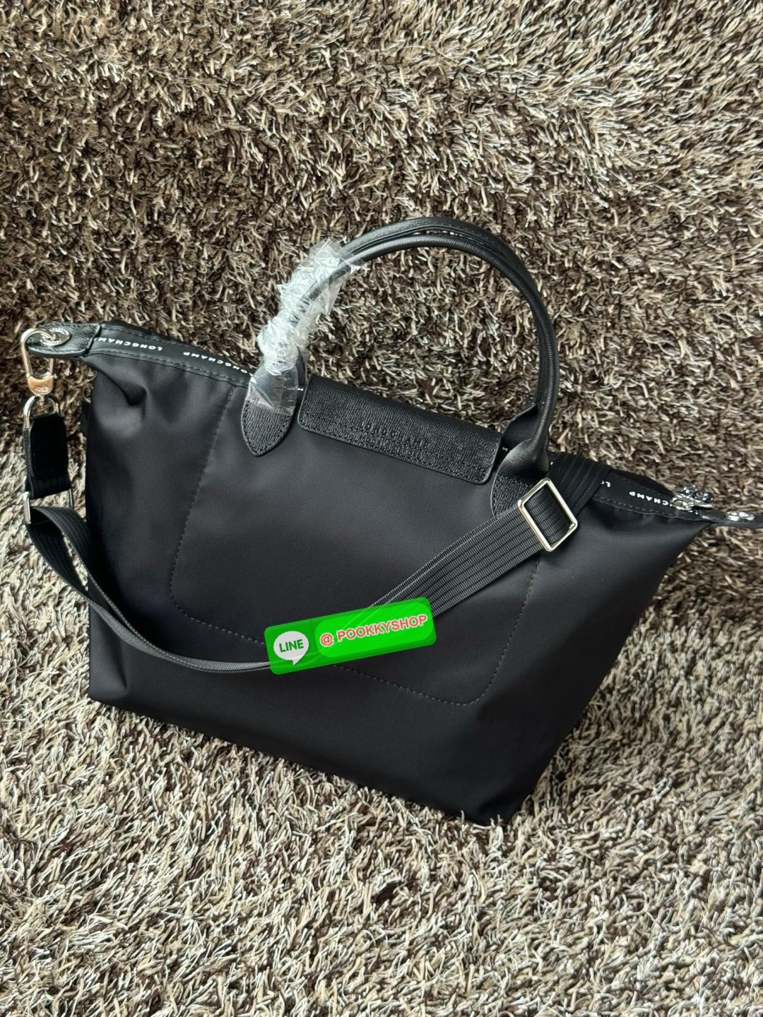Large Longchamp LE PLIAGE ENERGY L HANDBAG LE PLIAGE รีไซเคิล ECONYLสไตล์สปอร์ต ทันสมัย และใช้งานได้จริง น้ําหนักเบา กระเป๋าใบนี้เป็นเครื่องประดับที่มีเสน่ห์ในอุดมคติที่จะติดตามคุณในทุกกิจกรรมยามเย็นของคุณ มาพร้อมกับสายสะพายไหล่ปรับได้ สามารถพกพาได้ ทั้งแ