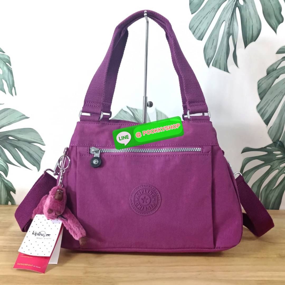 KIPLING ELISE HANDBAG กระเป๋าถือและสะพายไหล่ วัสดุ Nylon +Polyester ขนาดกำลังพอดี จุของได้มาก มีหูจับสองสาย ถือสะดวก น้ำหนักเบา มีช่องซิป ด้านหน้า ช่อง กระเป๋าหลักเปิด-ปิดด้วยซิป มี3 ช่องว่างใส่ของได้จุมากๆ ใส่มือถือได้ กระเป๋าสตางค์ใบยาว และ เครื่องสำอาง