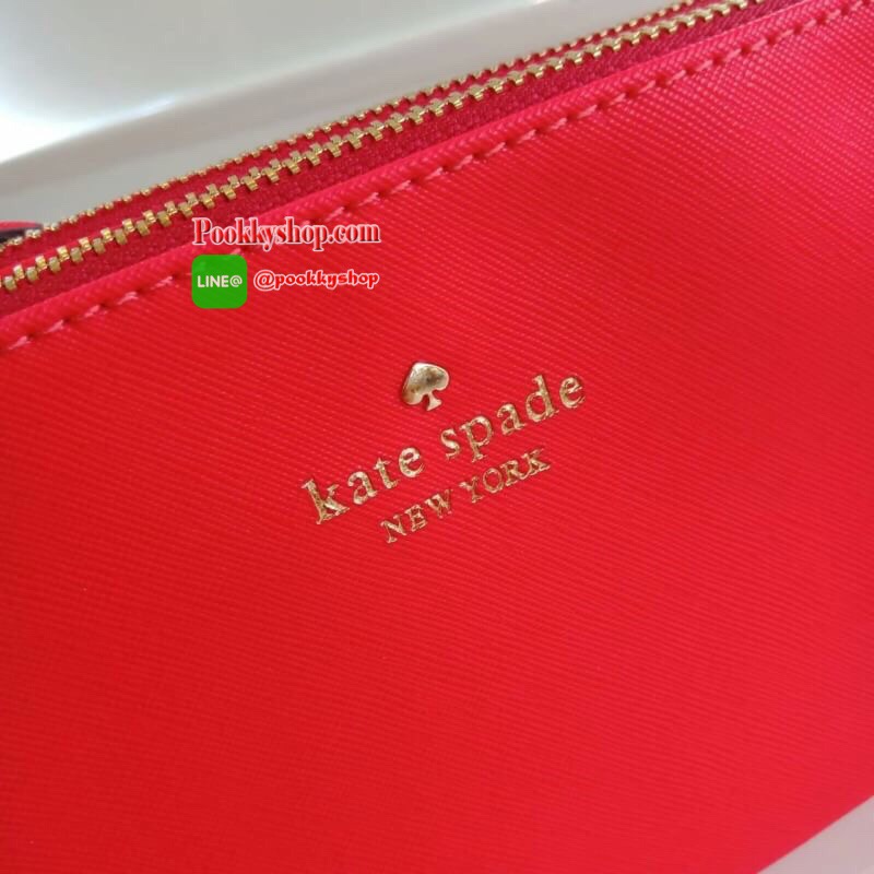 BEST SELLER!! KATE SPADE 2 ZIPS CROSSBODY BAG กระเป๋าสะพายครอสบอดี้ ทรงน่ารัก เปิดปิดกระเป๋าด้วยซิป2ช่อง ด้านในมีช่องซิป อีกด้านมีช่องใส่ของ หนังนื่ม นุ่มมือ สายสะพายเลื่อนปรับระดับได้ สามารถใส่กปต.ยาว ได้พอดีน้าา บอกเลยว่า เริ่ดมากจริงๆ คุ้มค่าราคาที่สุด