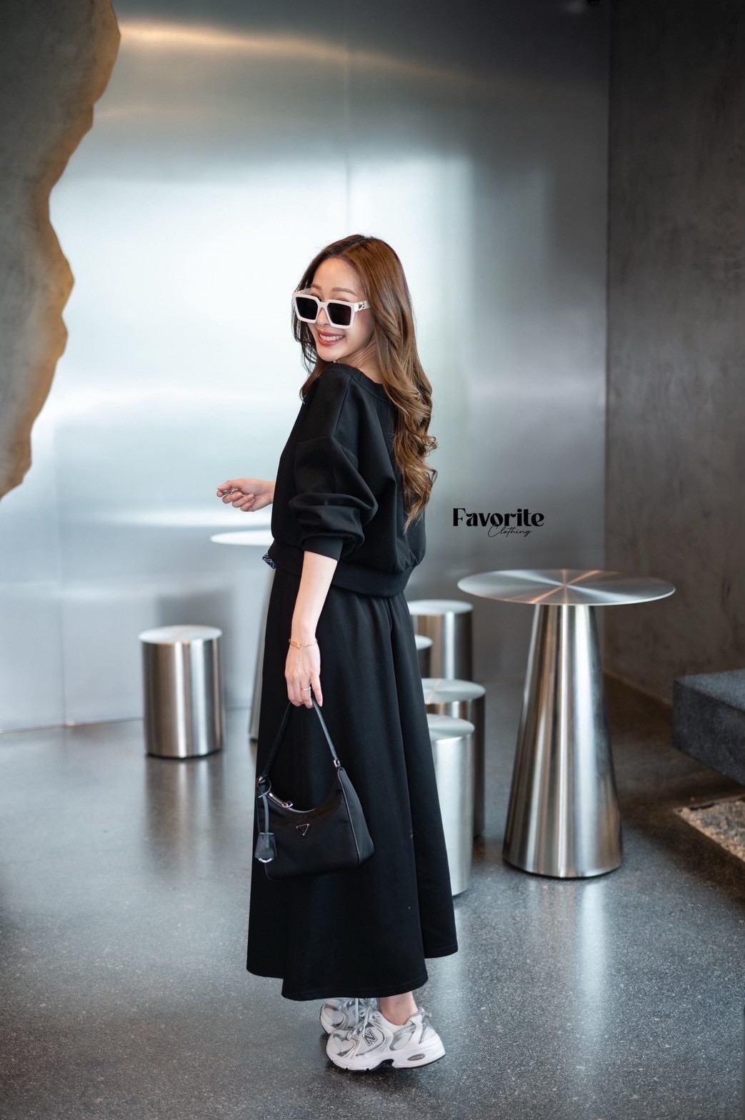 รอบ3 มาแล้วค่าาาา!!!!!! ❣️Set เสื้อแขนยาว+กระโปรงยาว❣️ Set เสื้อยืดแขนยาวคอปาด ปักลายด้านหน้า มาพร้อมกระโปรงผ้ายืด เอวสม็อค มีเข็มขัดผ้าเก๋ๆลายสก็อตมาให้ สามารถปรับผูกได้หลายแบบนะคะ งานดีมากกก ห้ามพลาดเลย!!!