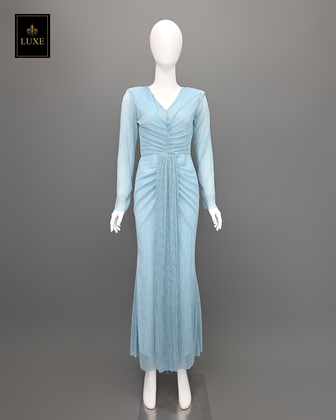 เดรสแฟชั่น แม็กซี่เดรสเสื้อคอวีแขนยาว กระโปรงเข้ารูปตรงสะโพก