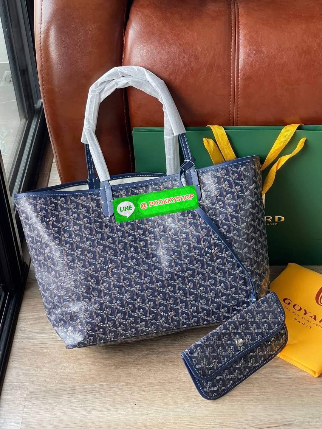 💕 Goyard Saint Louis Pm Bag กระเป๋าสุดคลาสสิกจากแบรนด์เก่าแก่ของฝรั่งเศส ความพิเศษคือแต่ละใบต้องเพนท์ลายโมโนแกรม Chevron ด้วยมือเท่านั้น จึงเป็นเหตุผลที่กระเป๋า Goyard กลายเป็นหนึ่งในกระเป๋าที่คนต้องการ โดยเฉพาะรุ่น St. Louis Tote ที่ว่ากันว่าเป็น