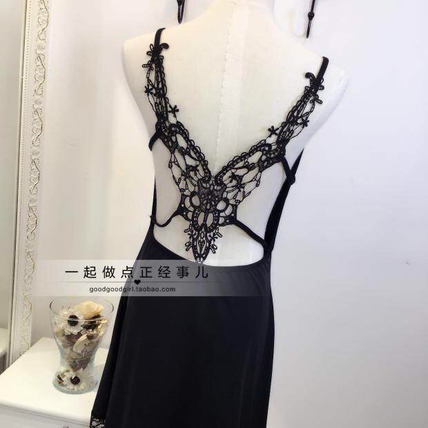 ชุดนอนเซ็กซี่ ชุดนอนสายเดี่ยว สีดำ แต่งสายลูกไม้ปักด้านหลัง สวยเปรี้ยว เนื้อผ้ายืด เกรดพรีเมี่ยม นุ่มลื่น เย็นสบาย +G-string