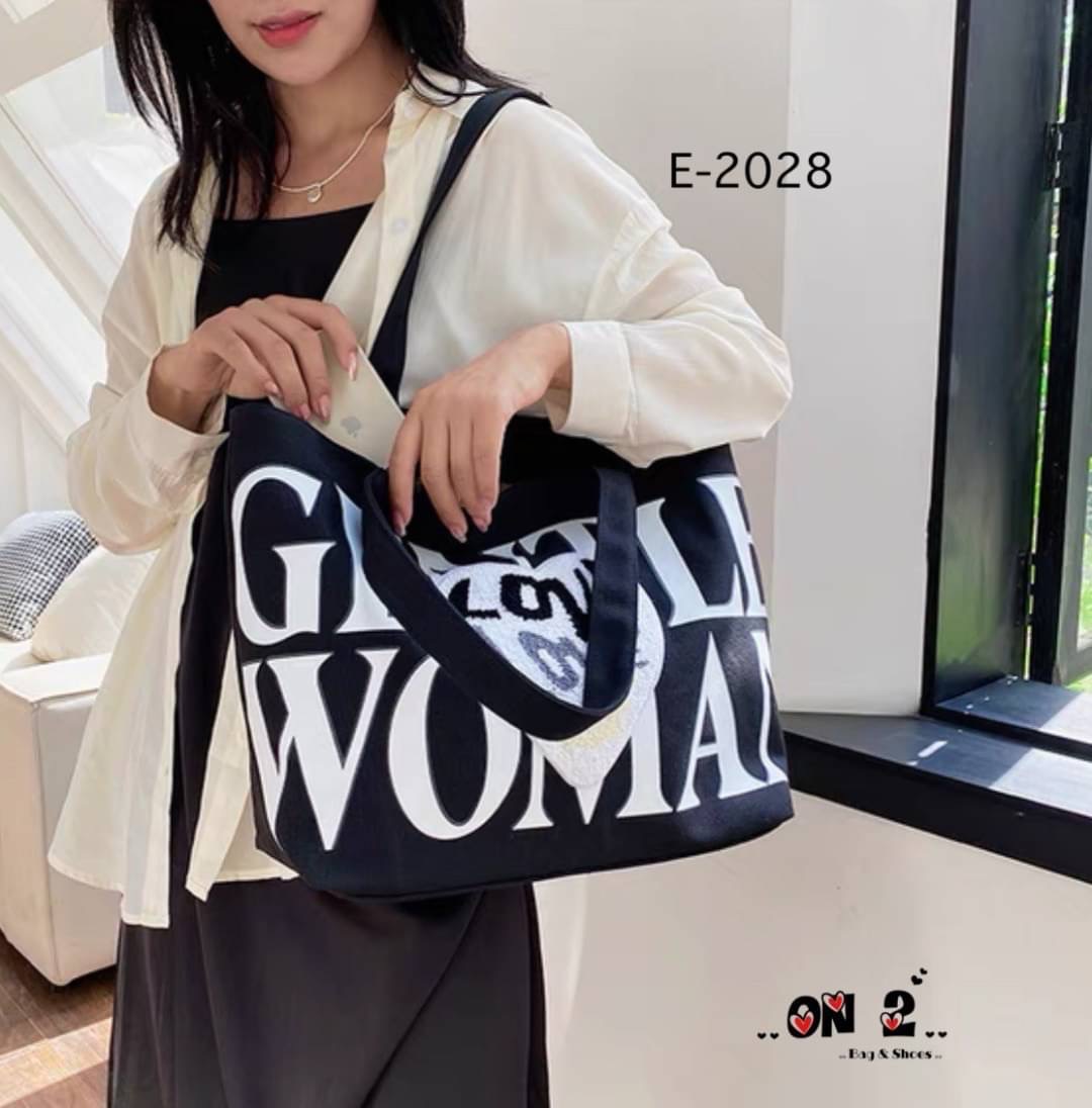 กระเป๋าผ้าทรงช้อปปิ้งGentle women ใบใหญ่ พิมพ์ลวดลายหัวใจLove love งาน แฟชั่น street wear สวยเก๋ ใส่ได้ครบทุกสิ่งอย่าง พร้อมส่ง2 สี