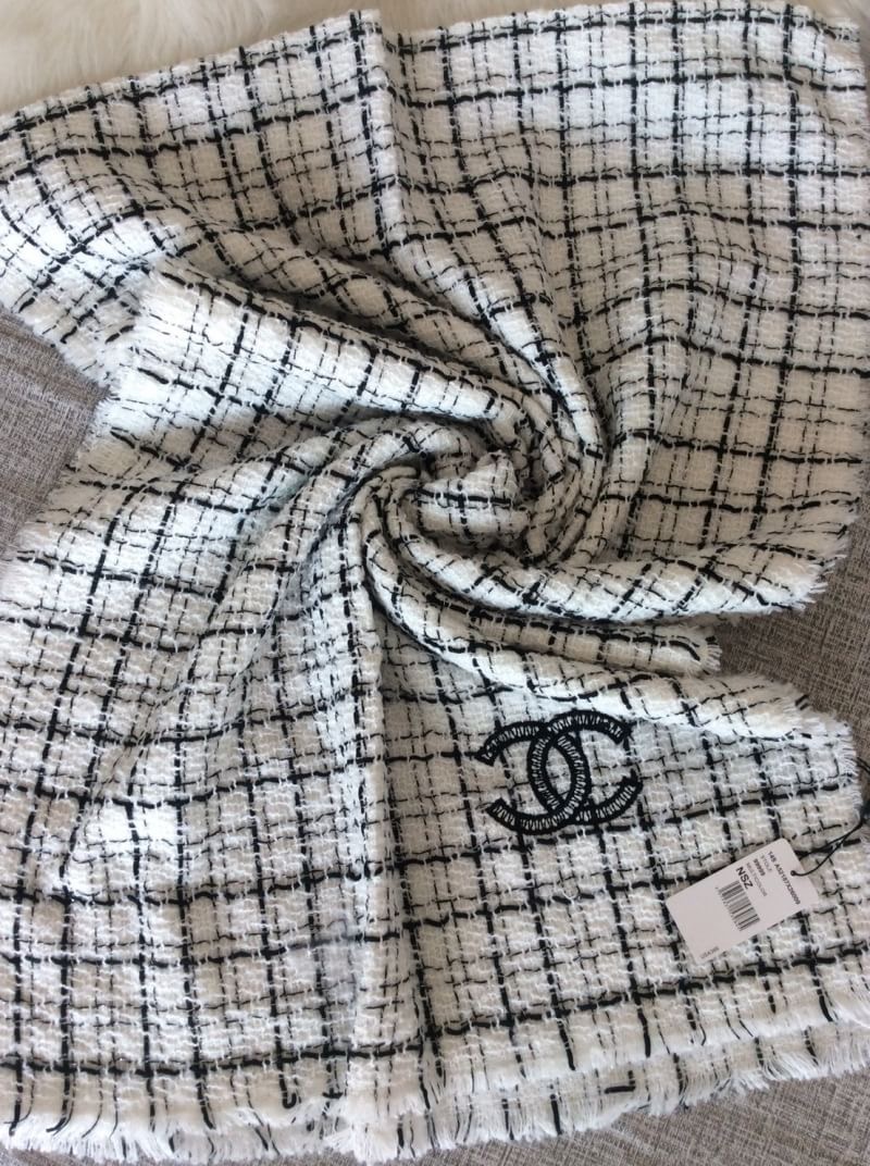 ราคานี้หาซื้อที่ไหนไม่ได้แล้ว พลาดแล้วจะเสียใจพูดเลยยคร้าา!! ของถูกและดีมีที่ร้านนี้จริงๆค่ะ Brand: CHANEL New ARRIVAL ผ้าคลุมไหล่ ผ้าพันคอ CHANEL คอเลคชั่นใหม่ปี 2018 ผ้า wool เนื้อดี เนื้อหนา นุ่ม ทอลาย ปักรูปสัญลักษณ์แบรนด์ ลายคมชัดค่ะ หนาวนี้ห้ามพลาดน