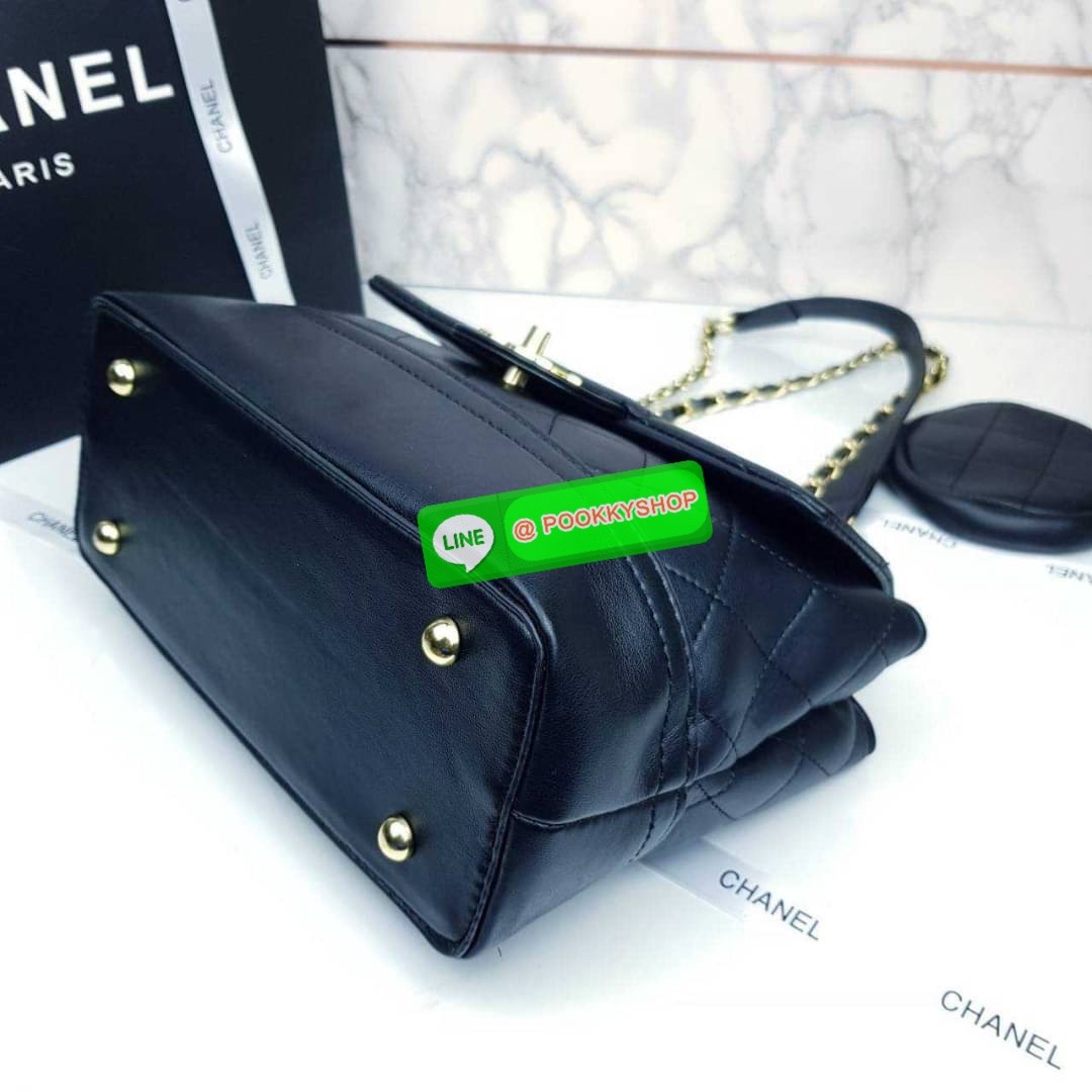 CHANEL BAG VIP GIFT WITH PURCHASE (GWP) จาก CHANEL DUTY FREE COUNTER (CHN814) กระเป๋าสะพาย มีใบเล็กขนาดน่ารักไว้ห้อยได้ ปรับสะพายไหล่ หรือครอสบอดี้ได้หมด ทรงสวย คุ้มมาก