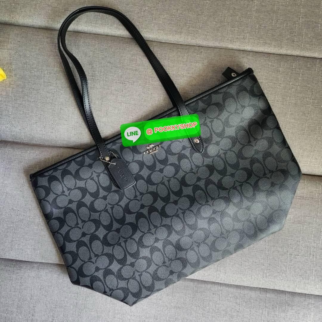 COACH CITY ZIP TOTE IN SIGNATURE COATED CANVAS (COACH F36876) กระเป๋าสะพายทรงช้อปปิ้ง ทรงสวย ทรงยอดนิยมใบใหญ่ยุของได้เยอะ หนังcanvas ลาย C Signature สายหนังแท้ สะพายขึ้นไหล่ได้สวย ใบใหญ่ ใช้งานง่าย มีซิปปิดด้านบน มีผ้าบุด้านใน มีช่องซิป