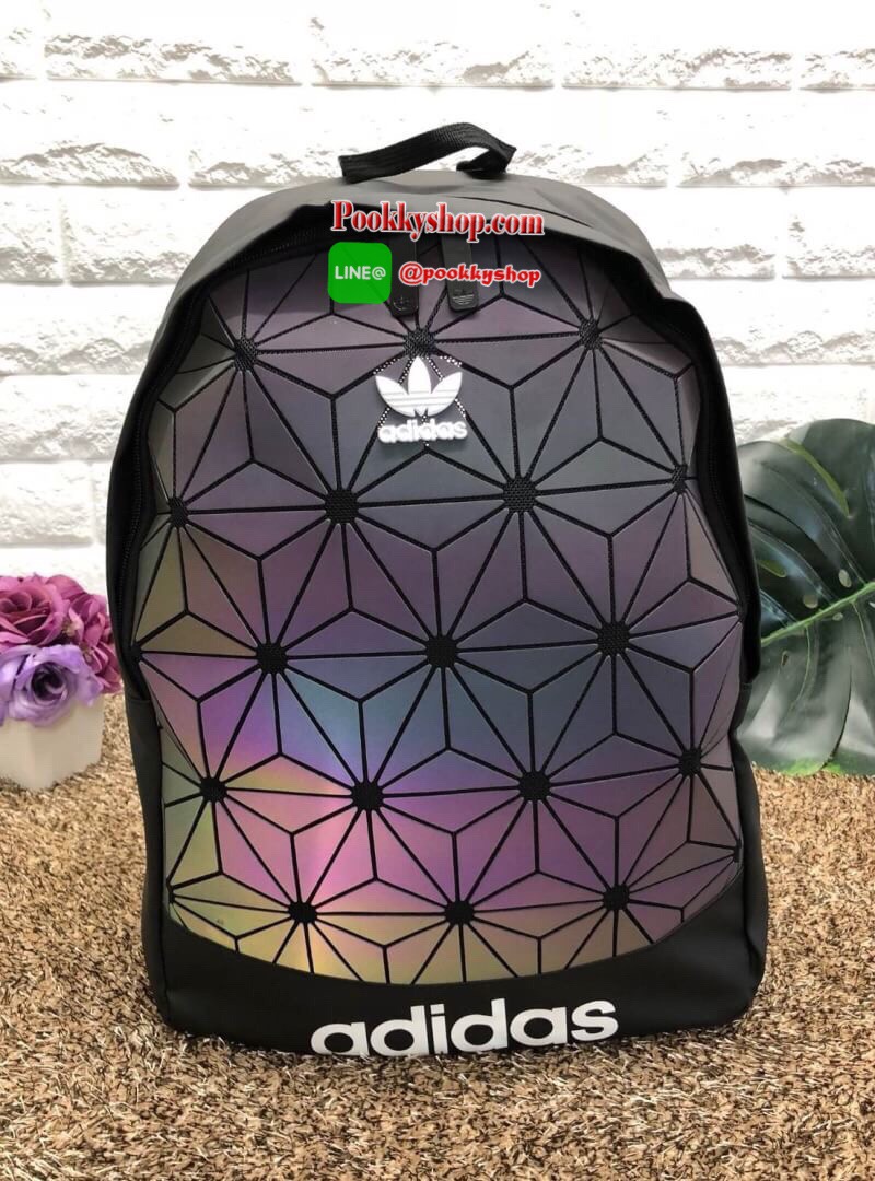 New arrival ! Adidas original 3D backpack พร้อมส่งค่ะ!! กระเป๋าสะพายหลัง รุ่นนี้ใช้ได้ทั้งชายหญิง วัสดุเนื้อ matte สุดฮิต น้ำหนักเบาค่ะ ด้านหน้ามีโลโก้แบรนด์ เปิดปิดกระเป๋าแบบซิปคู่ ภายในโล่ง กว้าง ใส่ของจุมากๆค่ะ มีช่องซิปและช่องเล็กให้ใส่ของจุกจิกค่ะ สา