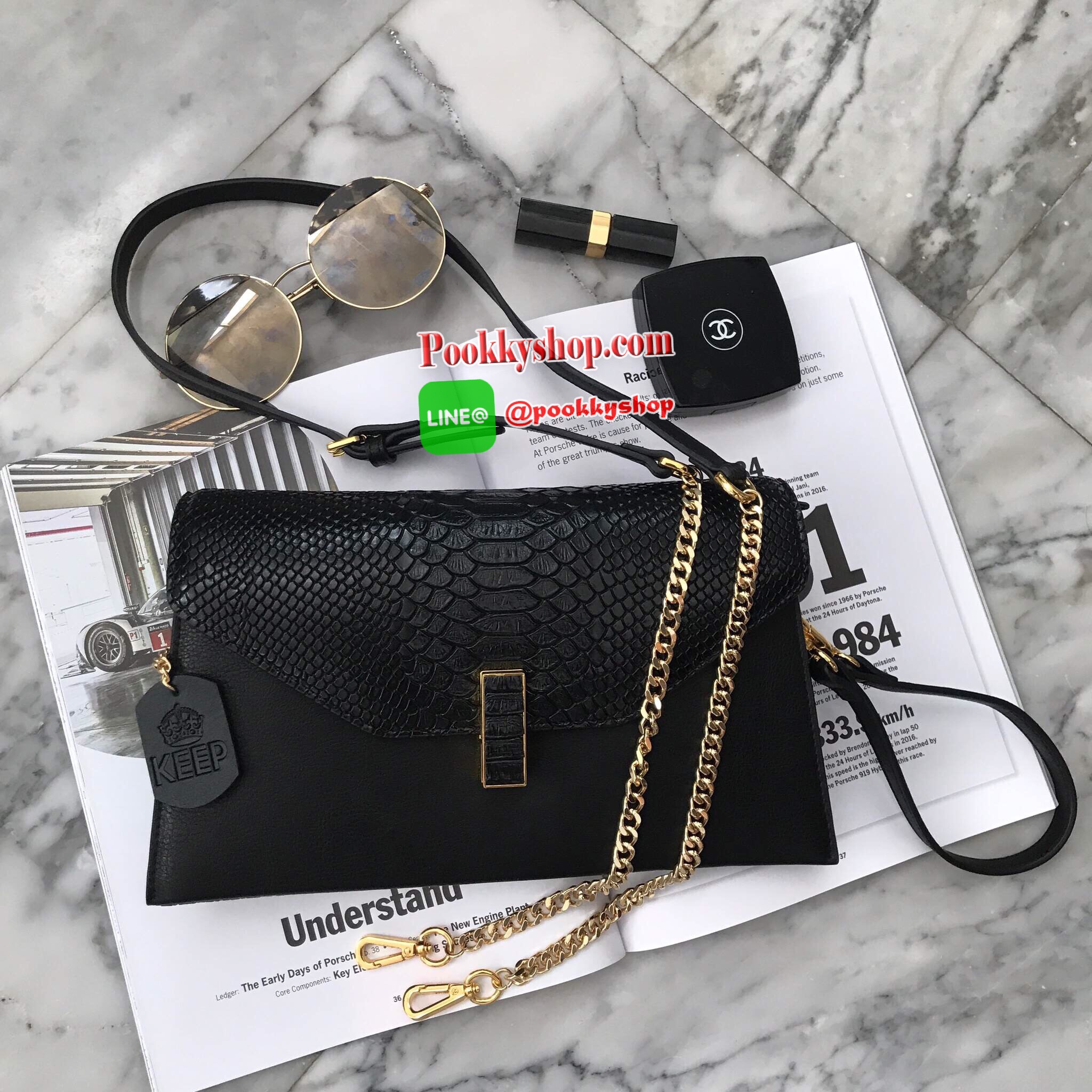 ใหม่ล่าสุด !!KEEP Clutch bag with strap กระเป๋าสะพาย งานหนังลายสวยมาก รับประกันคะ ปรับเก็บสายถือเป็น clutch bag ได้คะ มีสายคล้องข้อมือ อะไหล่ทอง ขนาดกะทัดรัด พร้อมช่อง ใส่ของ 3 ช่องใหญ่ มีซิปปิดปากกระเป๋าอย่างดี ใส่กระเป๋าตังค์ มือถือ iphone 6 plus ได้คะ