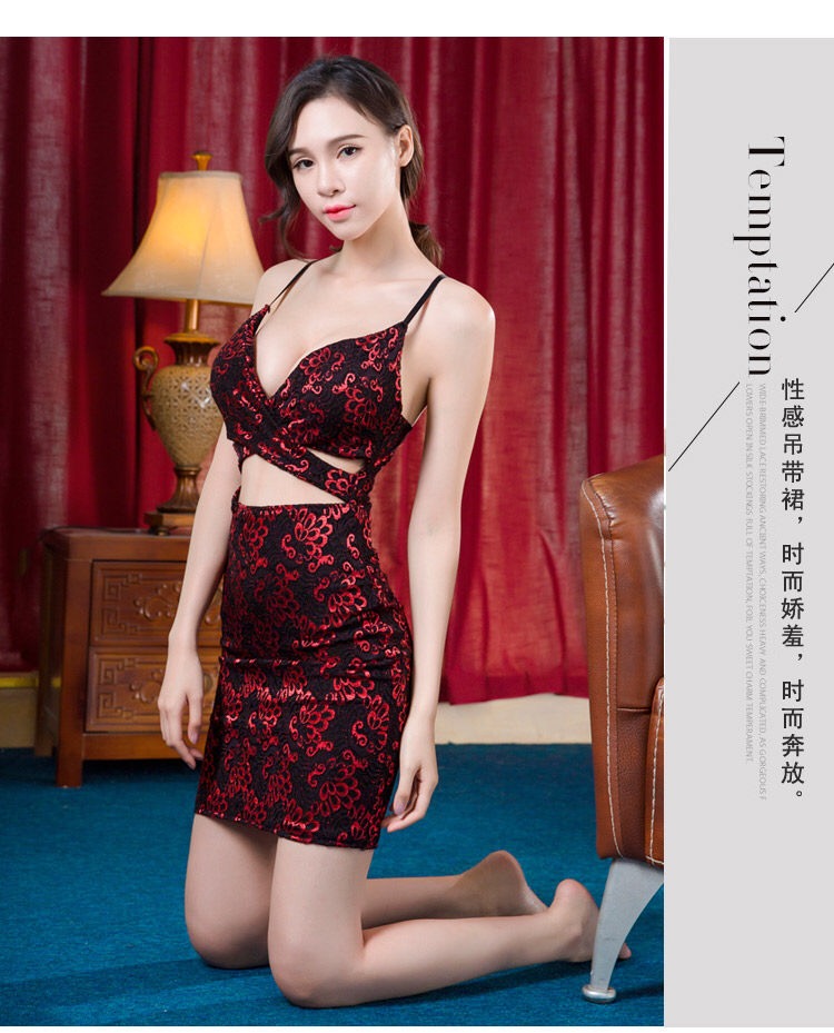 ชุดเดรส สั้น เดรสลูกไม้ พื้นดำทอ ลายเขียวนกยูง. แต่งเว้าเอว สวย เปรี้ยว มากคะ (มีรองฟองน้ำ) FREE SIZE