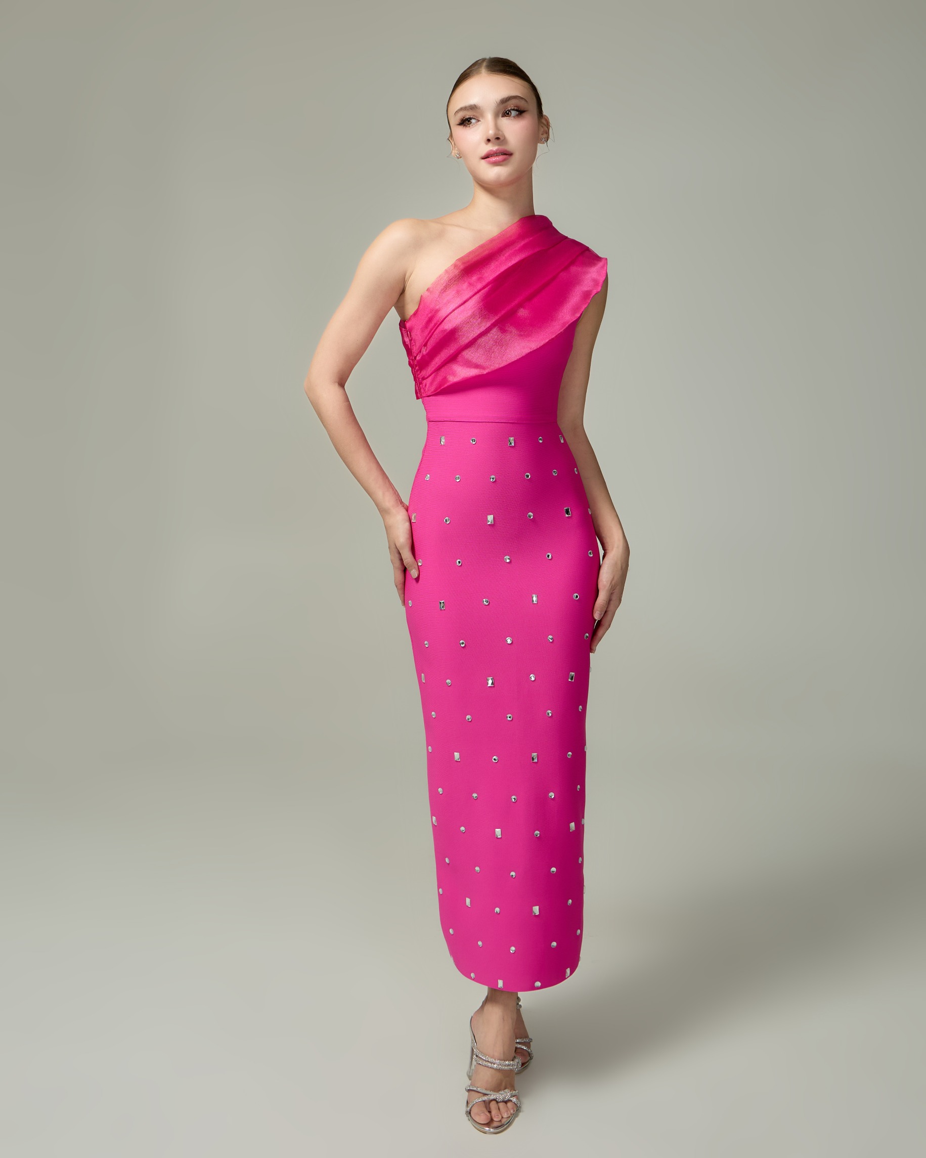 เดรสแฟชั่น เดรสเสื้อไหล่เดียว กระโปรงยาวทรงเข้ารูป