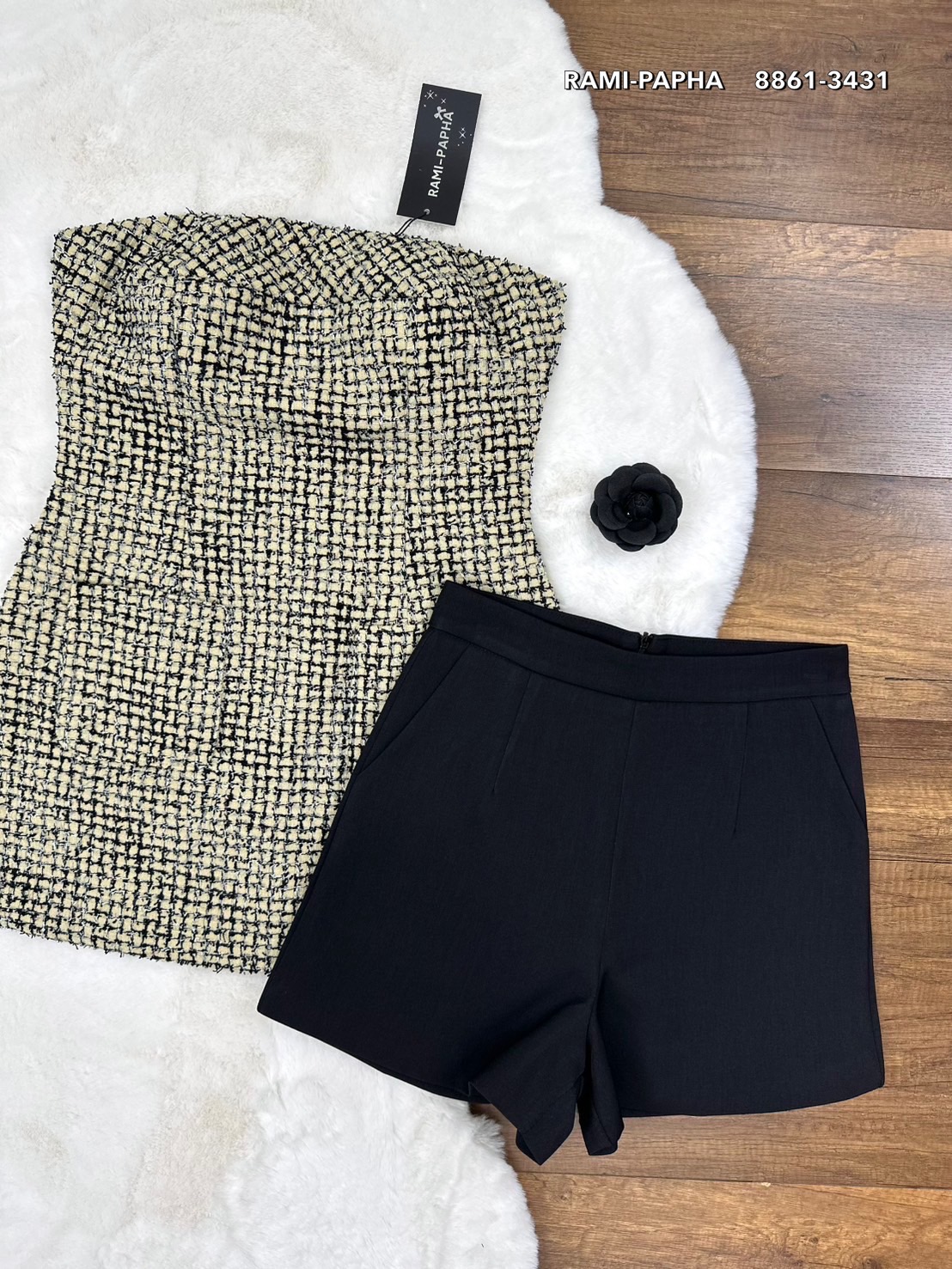 ชุดเซทแฟชั่น เสื้อเกาะอกตัวยาว เนื้อผ้าทวีตสีสวยมาก มีกระเป๋าหน้าใช้งานได้จริงทั้งสองด้าน