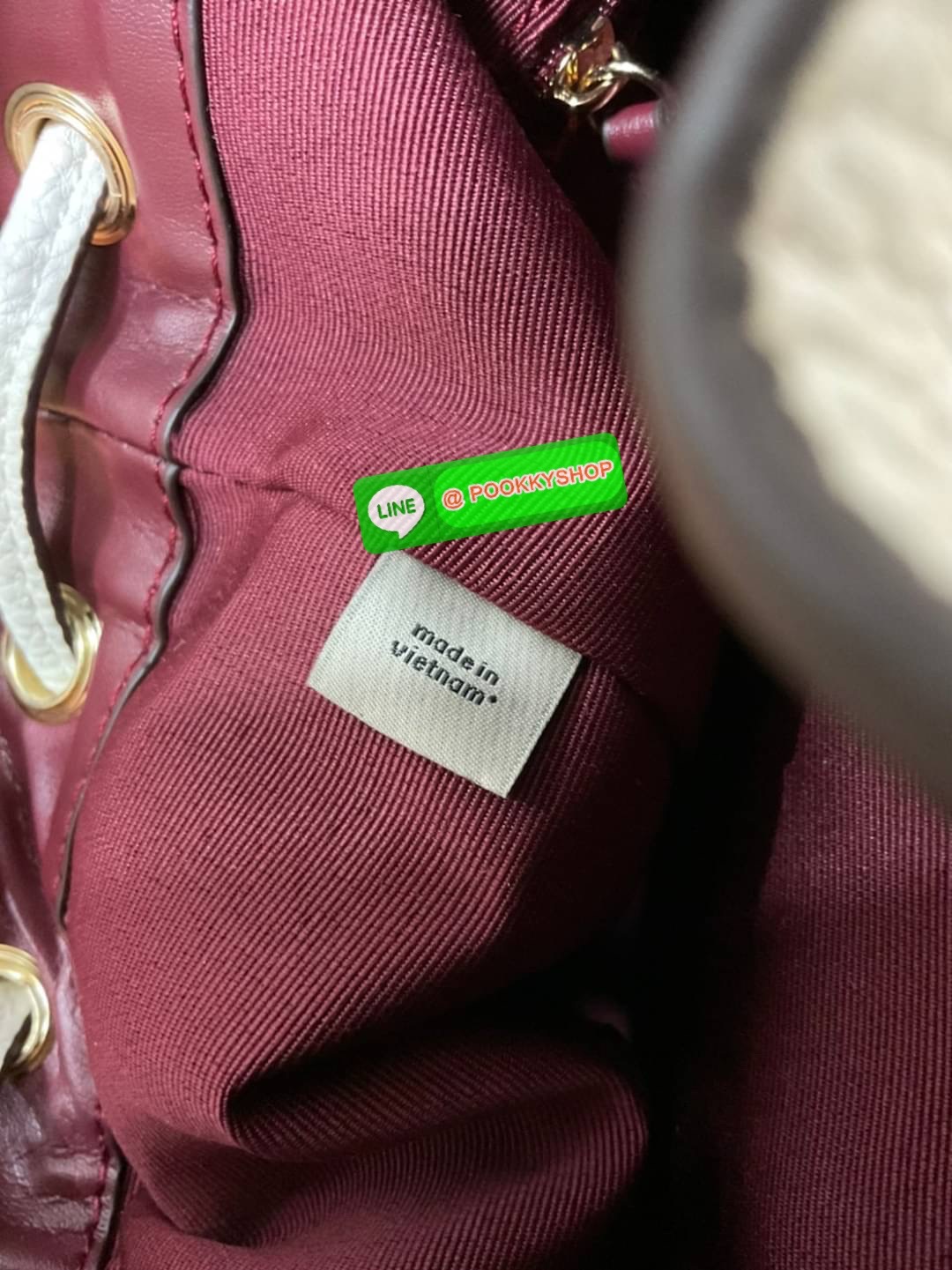 New arrival! 🌈น้องใหม่ล่าสุด สวยหรู ดูดีมากๆค่ะ! COACH DEMPSEY DRAWSTRING BUCKET BAG ((C4100//C4102)) พร้อมส่งที่ไทยค่ะ! กระเป๋าทรงขนมจีบ หนังแท้นิ่มสวยมากๆค่ะ จุดเด่นด้านหน้าปั้มโลโก้แบรนด์ ปากกระเป๋าแบบหูรูดใช้งานง่าย ภายในสามารถใส่ของจำเป็นในชี