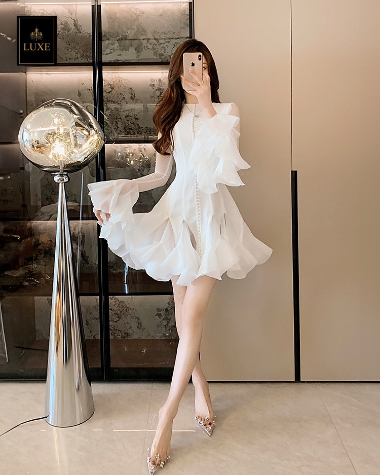 เดรสแฟชั่น เดรสกระโปรงสั้น เสื้อคอกลมแขนยาว ตีเกล็ดเข้ารูป