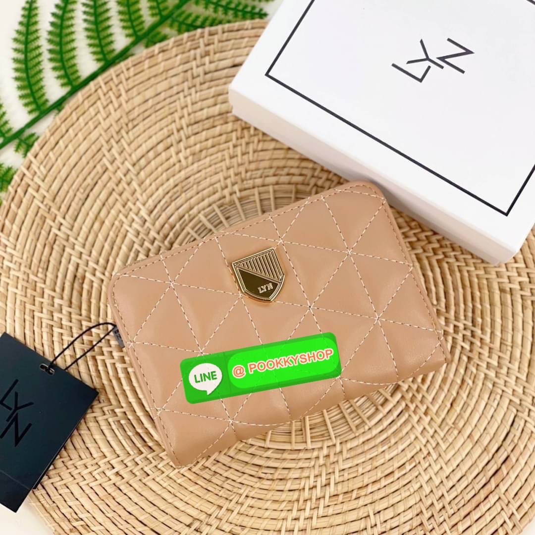 LYN แท้ Outlet กระเป๋าสตางค์ใบกลาง เปิดปิดด้วยกระดุมแม่เหล็ก